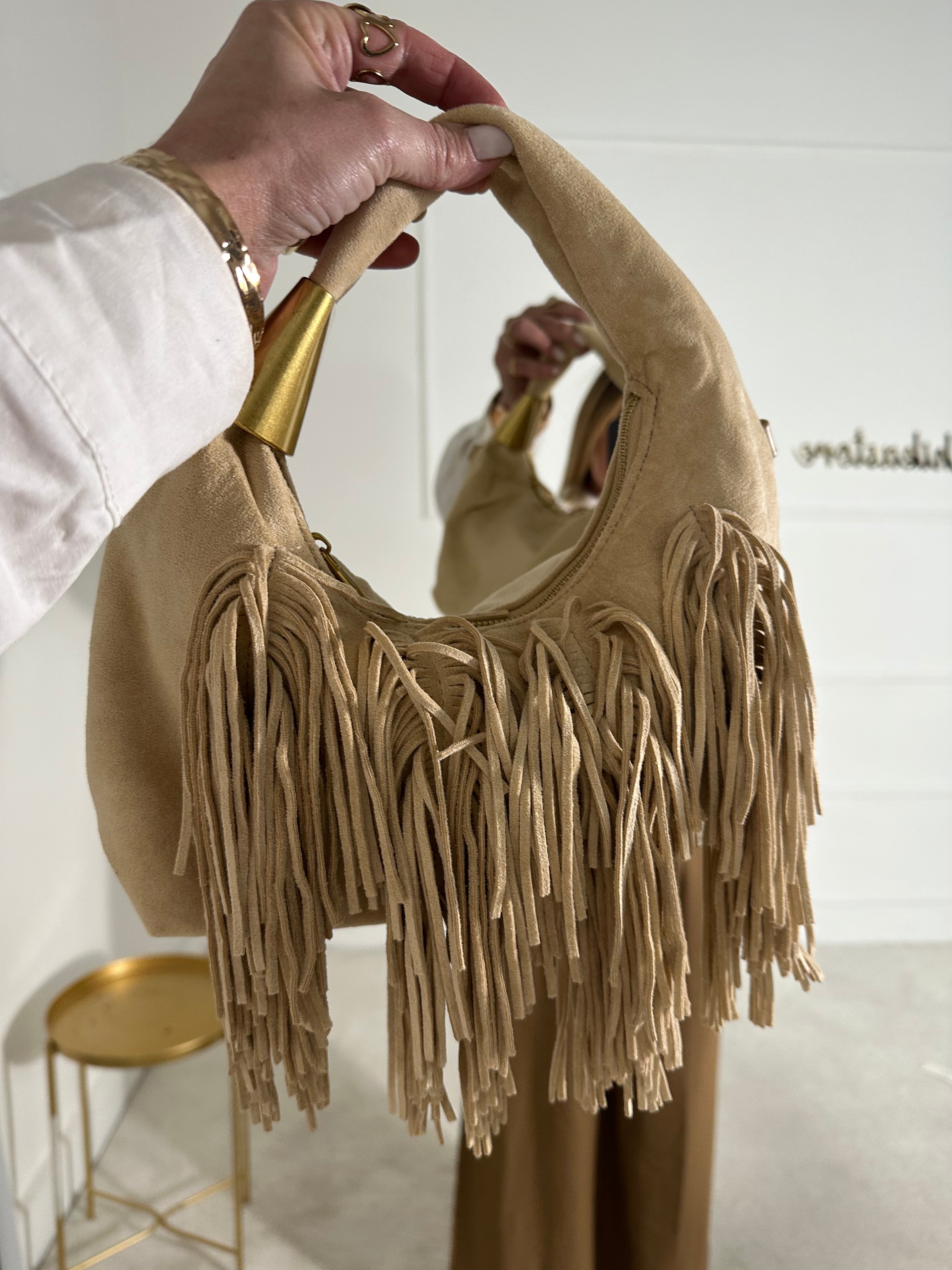 Borsa in camoscio con frange sabbia